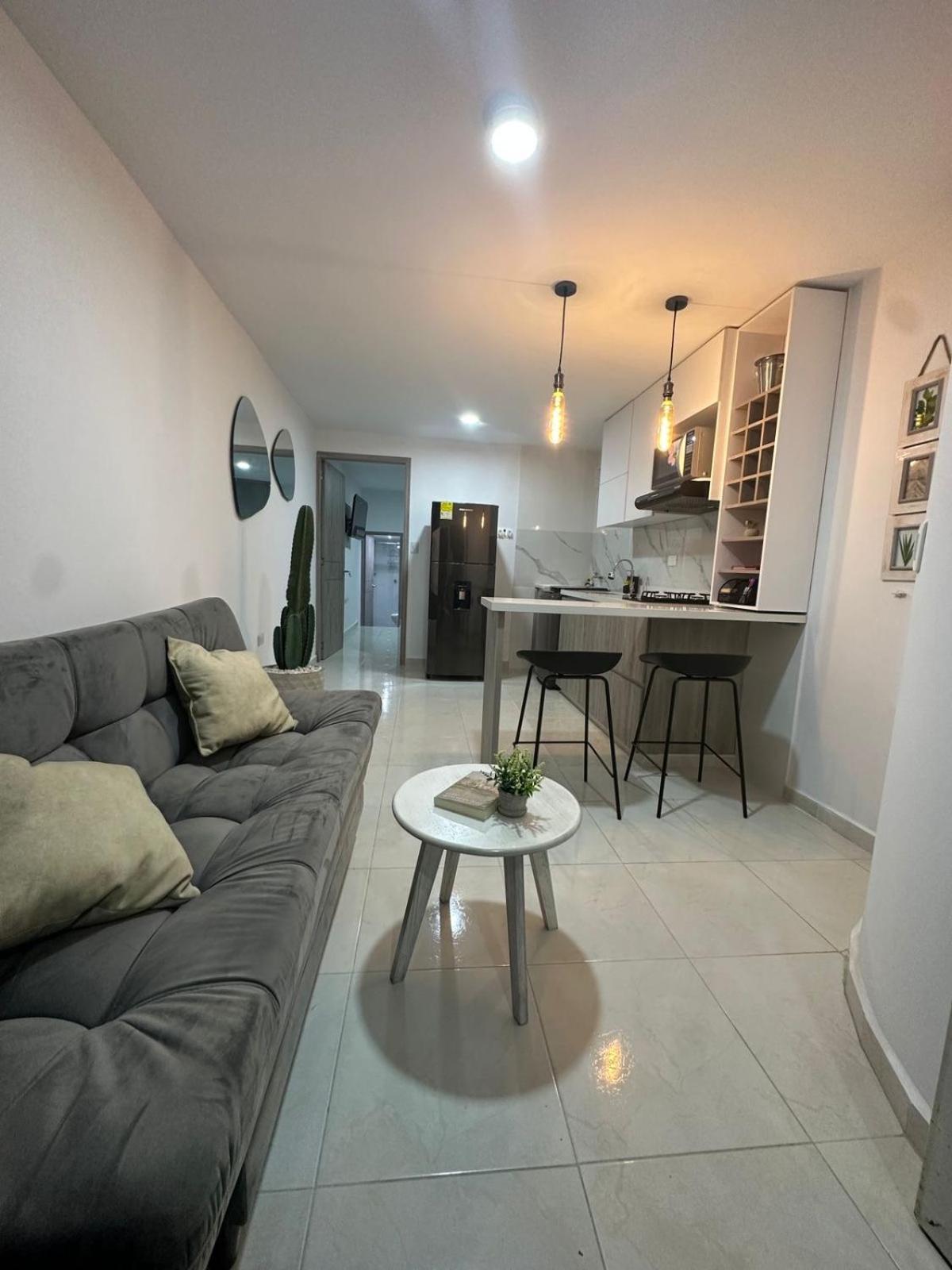 Apartment Lujoso En Excelente Ubicacion Con Aire Acondicionado Cali